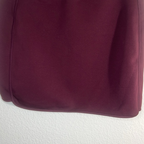 Athleta Tech Stretch Wanderer Burgundy Red Fleece Lined mini skirt Comfy - Picture 8 of 10